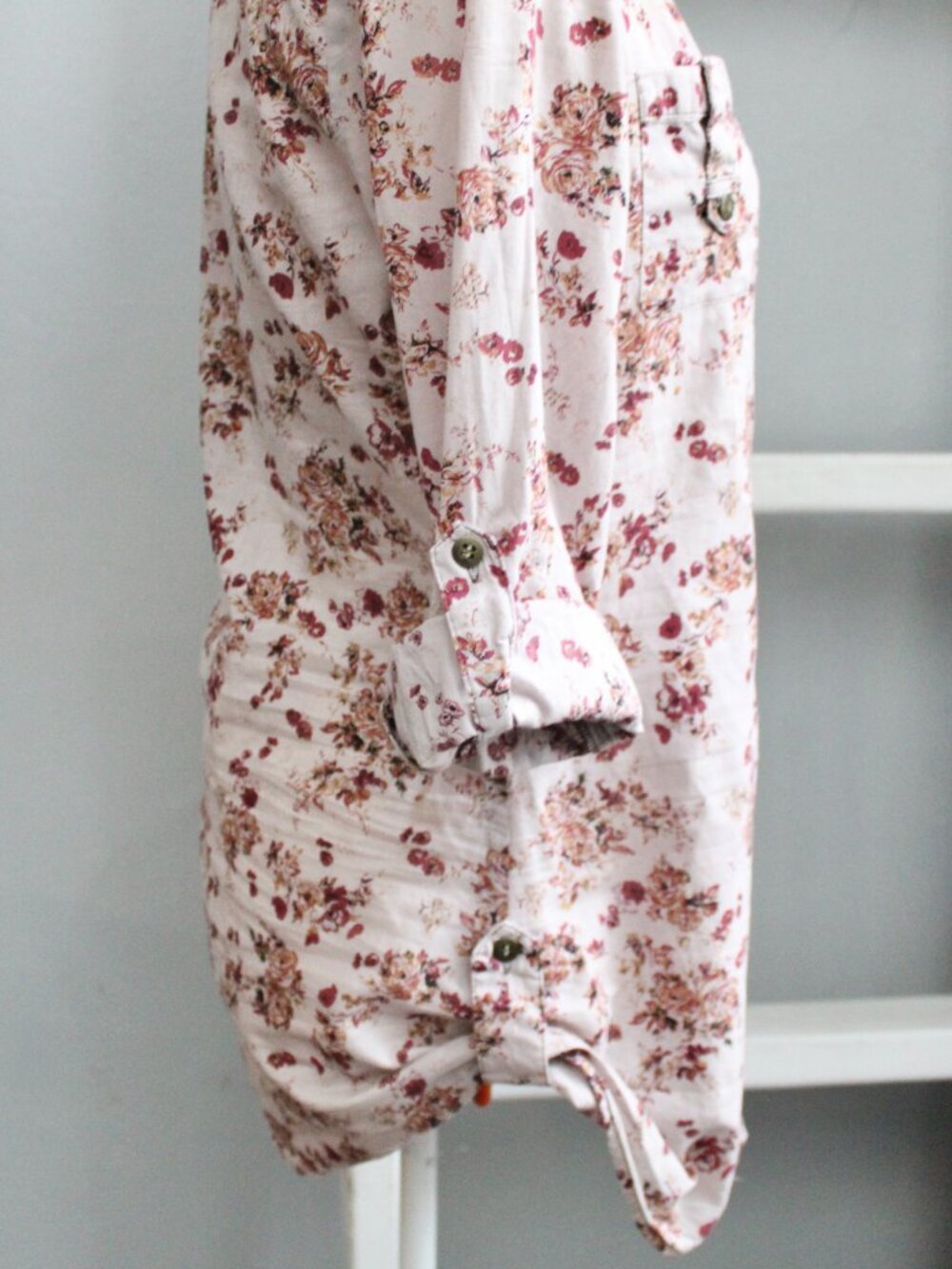 Daytrip Purple Red Floral Print pintuck Placket Button-Up 3/4 Top Blouse Medium - Picture 5 of 9